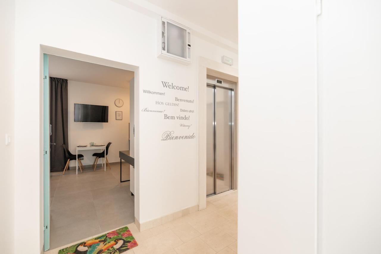 פוסטיר Villa Sanja מראה חיצוני תמונה